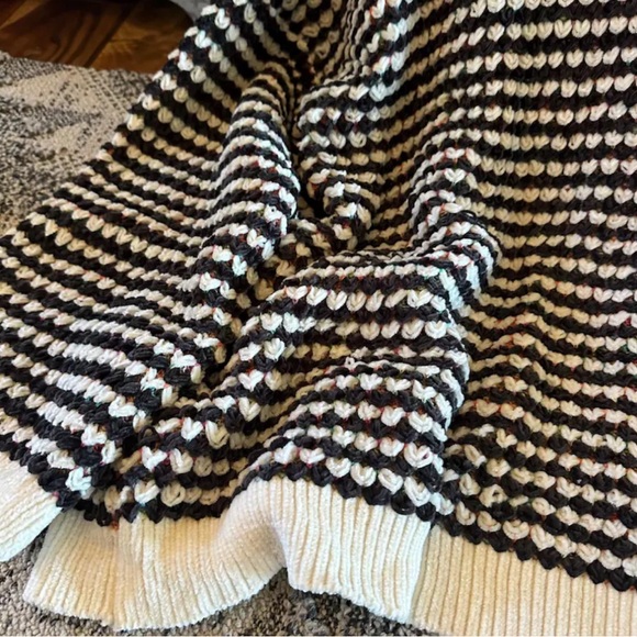 Womens Oversized Cozy Crochet Stitch Black White Yarn Knit Cardigan Sweater Boho - Picture 7 of 10